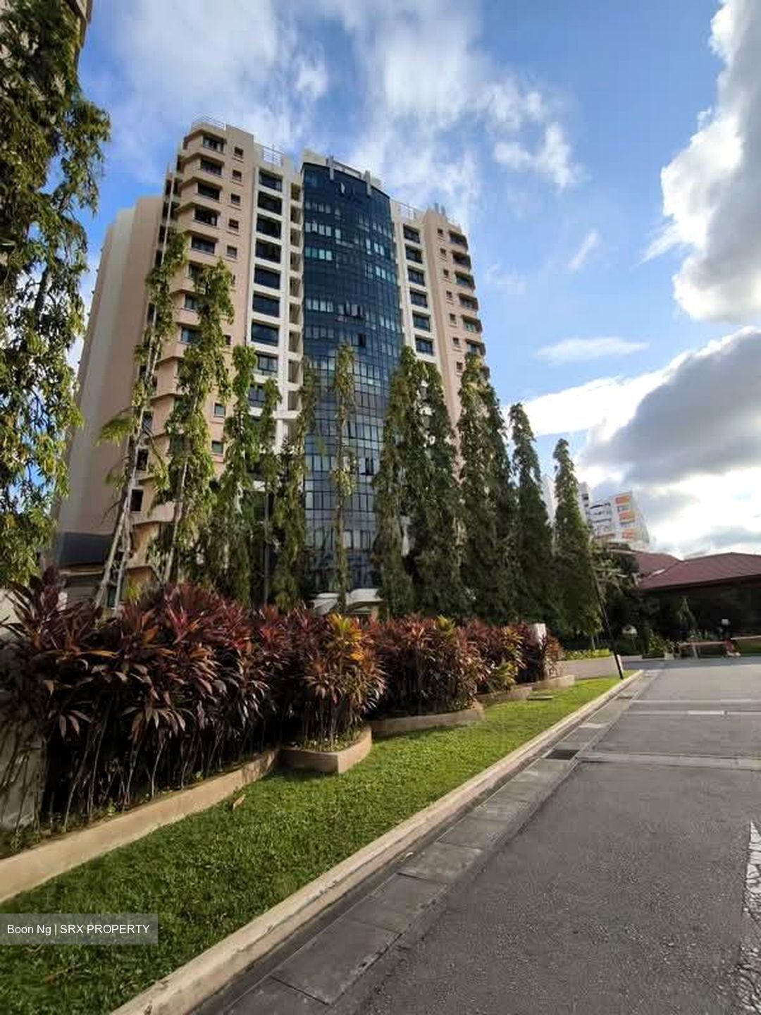 Simsville (D14), Condominium #581333641